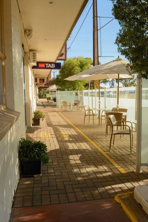 V Hotel - Kalgoorlie Accommodation 0
