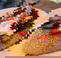 Flirting Shadows - Kalgoorlie Accommodation