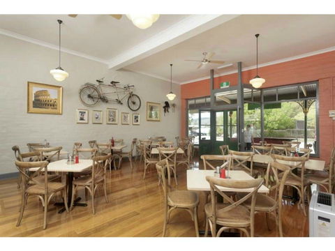 Dungog Pizza - Kalgoorlie Accommodation 1