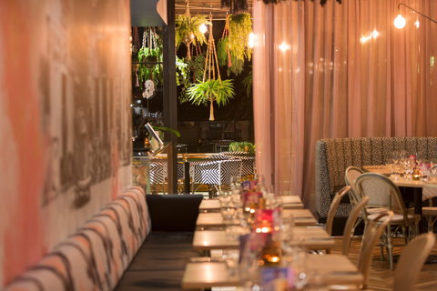 Agostinis - Kalgoorlie Accommodation 1