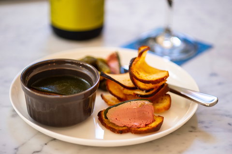 Vino Lokal - Kalgoorlie Accommodation 2