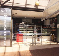 Lai's Hot Bakery  Cakes - Kalgoorlie Accommodation