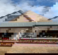 Elliott's Bakery  Cafe