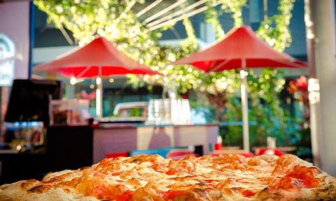 Bonnie And Clydes Pizzaria - Kalgoorlie Accommodation 5