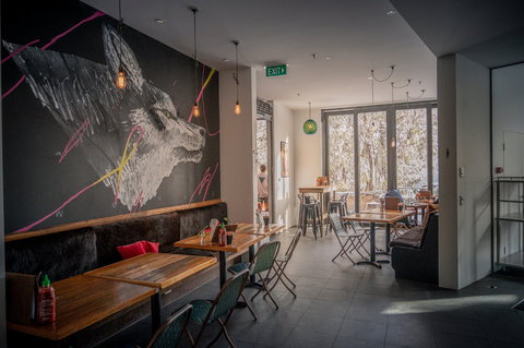 Huski Kitchen - Kalgoorlie Accommodation 2