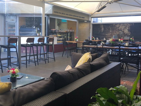 Black Bird Coffee House - Kalgoorlie Accommodation 2