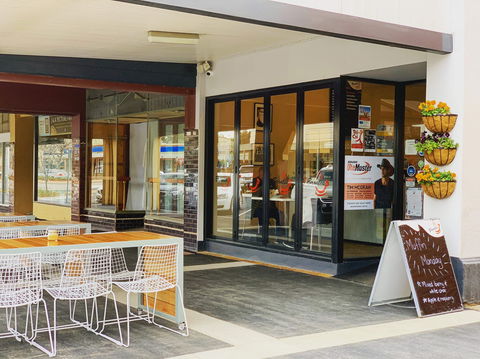 Brontes Gourmet - Kalgoorlie Accommodation 1