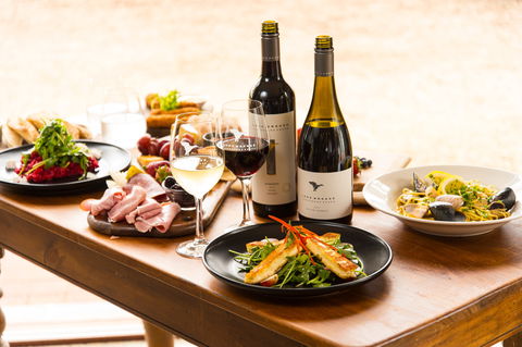 Lake Breeze Wines - Kalgoorlie Accommodation 2