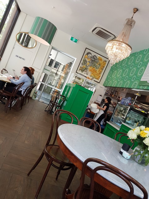 Cafe Lola - Kalgoorlie Accommodation 14