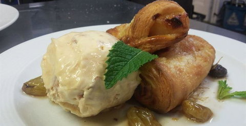 The Cottage Restaurant - Kalgoorlie Accommodation 8