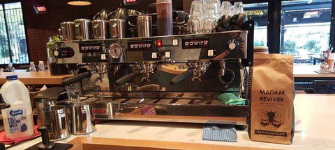 Attaboy Roy - Kalgoorlie Accommodation 3