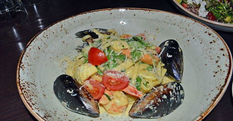 Rose Garden West Dubbo Thai Restaurant - Kalgoorlie Accommodation 16