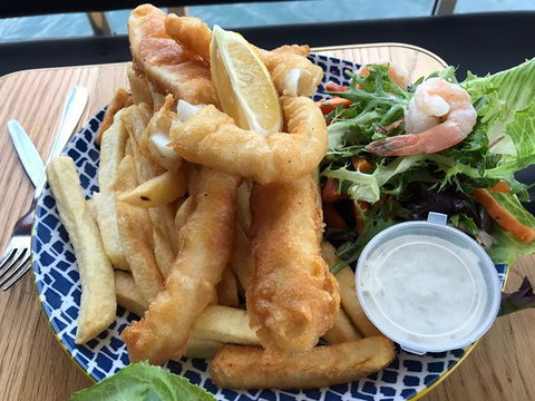 Hooked - Kalgoorlie Accommodation 0