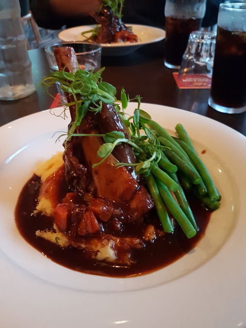 The Kwinana Local - Kalgoorlie Accommodation 9