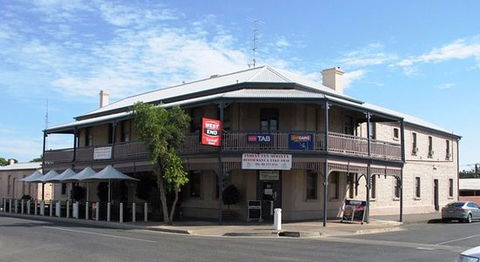 Cornwall - Kalgoorlie Accommodation 0