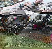 Pig Face Seafood Takeaway - Kalgoorlie Accommodation