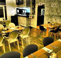 The Swae  Ivy - Bar  Restaurant - Kalgoorlie Accommodation