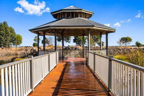 Quality Suites Point Cook Seasons 5 - Kalgoorlie Accommodation 3