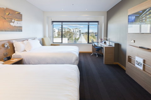 Crowne Plaza Canberra - Kalgoorlie Accommodation 6