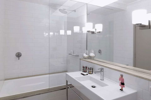 QT Canberra - Kalgoorlie Accommodation 17