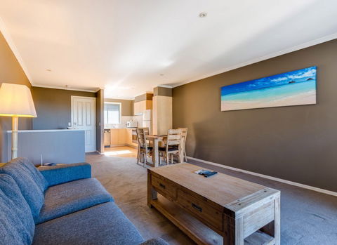 Aqualuna Beach Resort - Kalgoorlie Accommodation 5