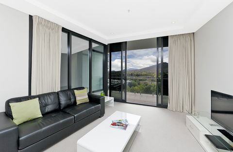Astra Canberra Manhattan - Kalgoorlie Accommodation 6