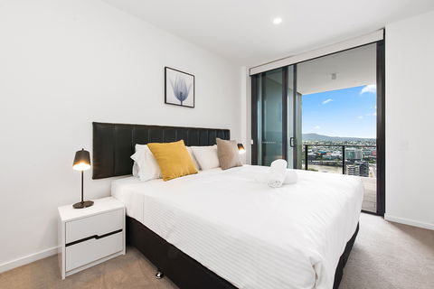 Arise Ivy And Eve - Kalgoorlie Accommodation 4