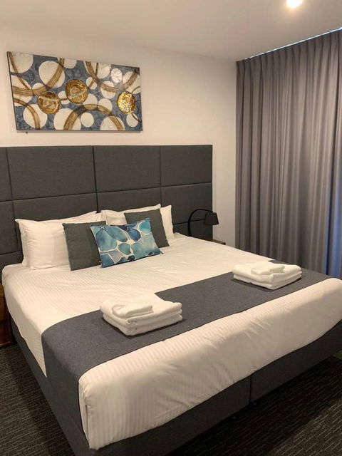 Adelaide Dress Circle Apartments - Kalgoorlie Accommodation 4