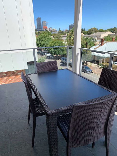 Adelaide Dress Circle Apartments - Kalgoorlie Accommodation 8