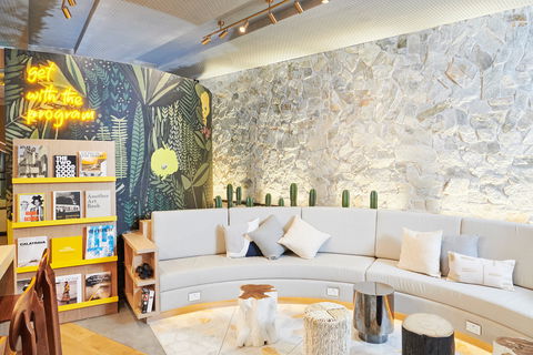 Crowne Plaza Melbourne - Kalgoorlie Accommodation 11