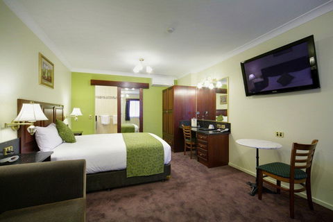 Albury Georgian - Kalgoorlie Accommodation 3