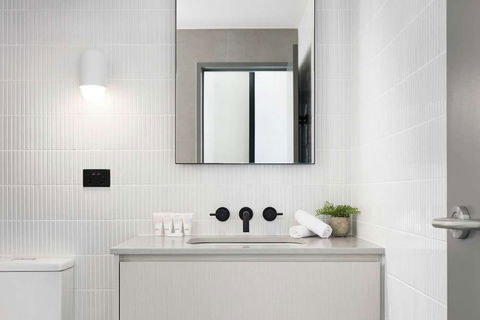 The Chen - Art Series - Kalgoorlie Accommodation 2