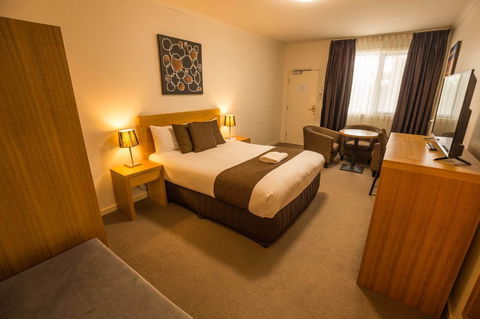 Bairnsdale International - Kalgoorlie Accommodation 7