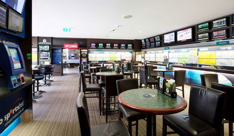 Nightcap at High Flyer Hotel - Kalgoorlie Accommodation 5