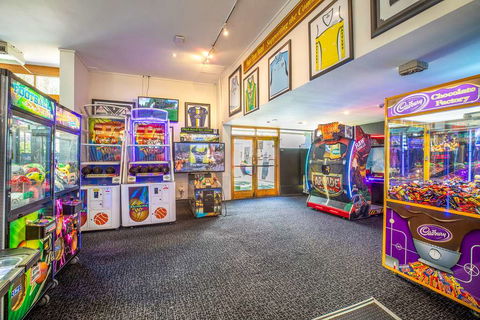 Nightcap at High Flyer Hotel - Kalgoorlie Accommodation 16