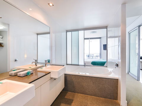 Grand Mercure Apartments Bargara - Kalgoorlie Accommodation 6