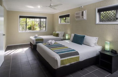 The Beach Motel Hervey Bay - Kalgoorlie Accommodation 1