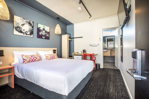 Monash Hotel - Kalgoorlie Accommodation 1
