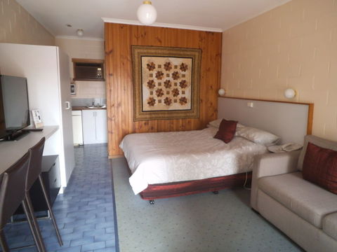 Yarragon Motel - Kalgoorlie Accommodation 0