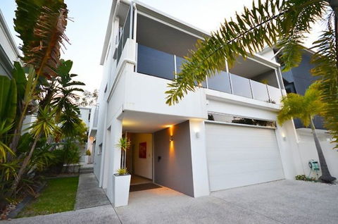Alex Beach House - Kalgoorlie Accommodation 0