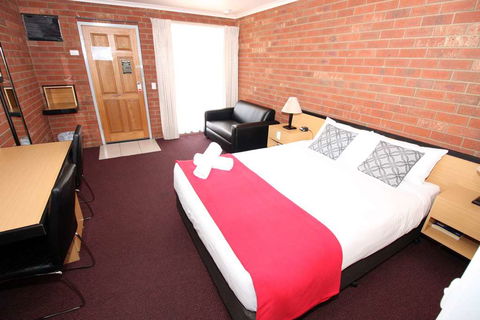 Pevensey Motor Lodge - Kalgoorlie Accommodation 2