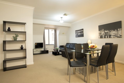 Regal Apartments - Kalgoorlie Accommodation 3