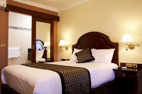 Albury Georgian - Kalgoorlie Accommodation 2