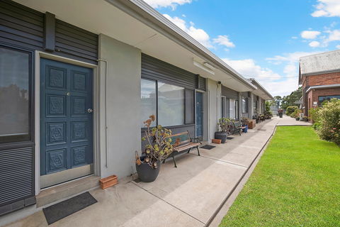 Hamilton Lakeside Motel - Kalgoorlie Accommodation 0