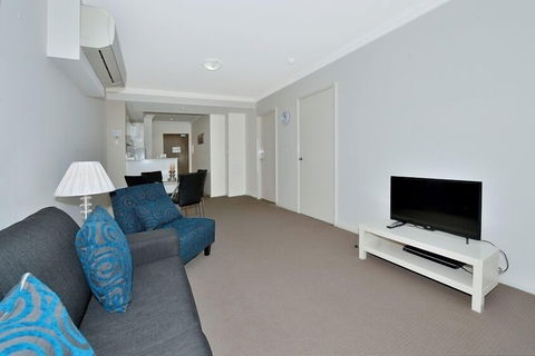 Dolphin Quay Apartment Hotel - Kalgoorlie Accommodation 2