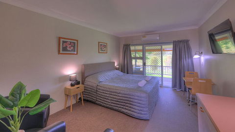 Jacaranda Motor Lodge - Kalgoorlie Accommodation 1