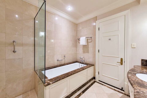 Treasury Brisbane - Kalgoorlie Accommodation 3