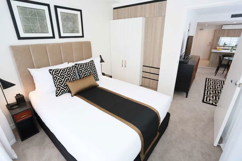 Alex Perry Hotel and Apartments - Kalgoorlie Accommodation 4