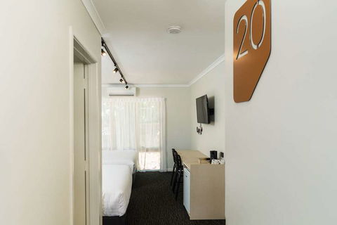 NIghtcap At Balaclava Hotel - Kalgoorlie Accommodation 16