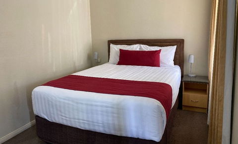 Ashton Townhouse Motel & Suites Tumut - Kalgoorlie Accommodation 1